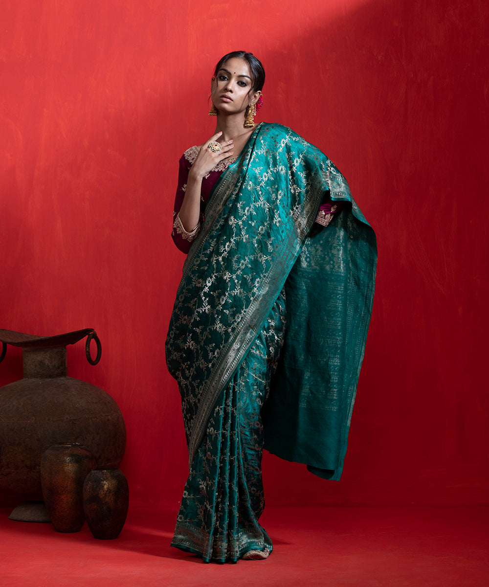Green_Handloom_Gajji_Silk_Tanchoi_Banarasi_Saree_With_Floral_Jaal_WeaverStory_02