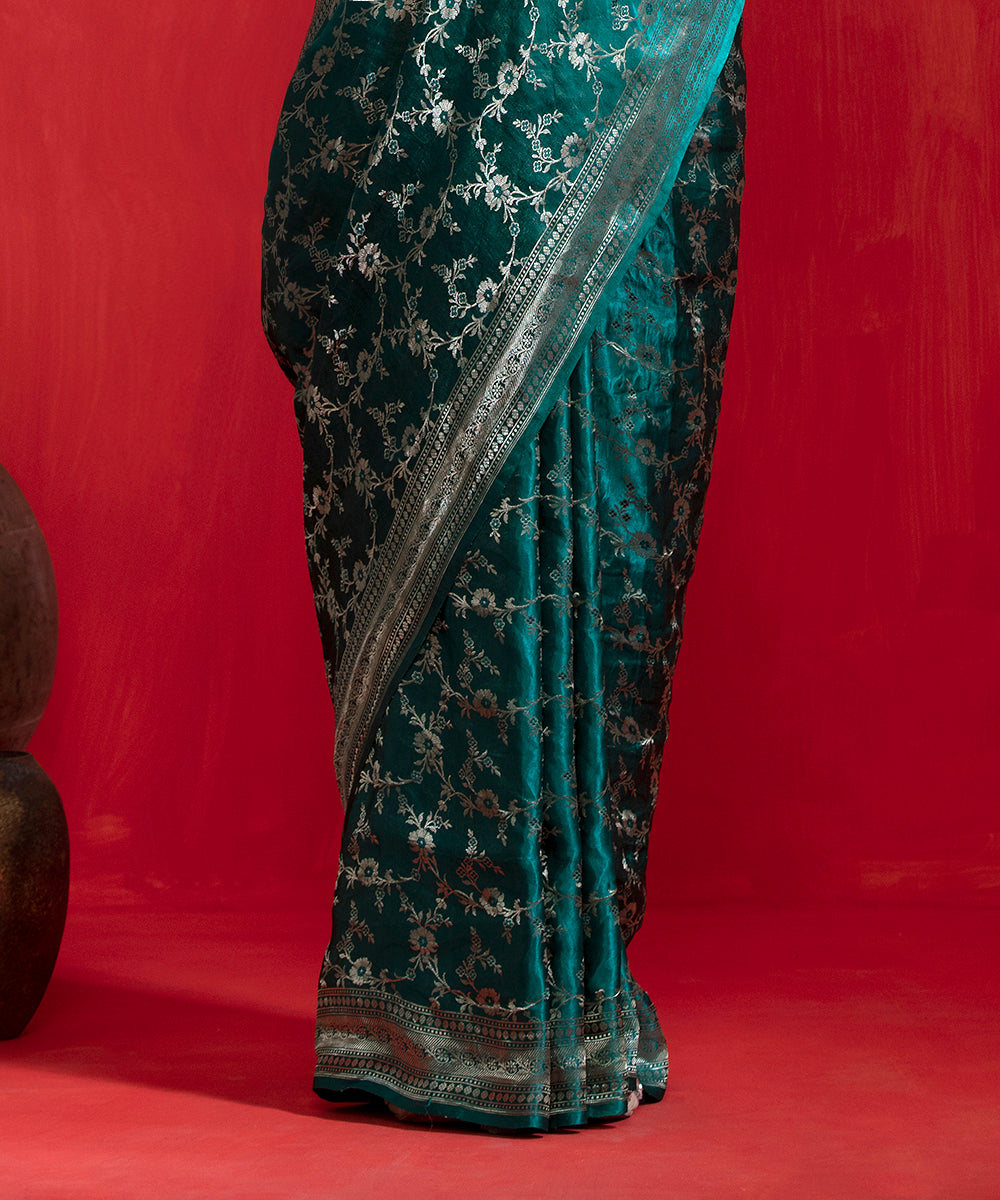 Green_Handloom_Gajji_Silk_Tanchoi_Banarasi_Saree_With_Floral_Jaal_WeaverStory_04
