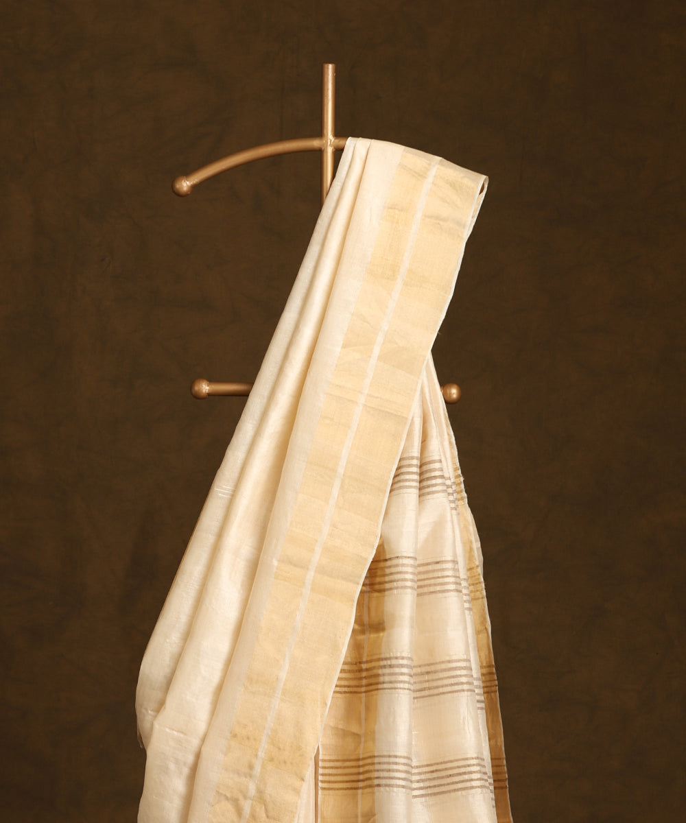 Off-White_Handloom_Pure_Kosa_Silk_Saree_With_Golden_Border_WeaverStory_02