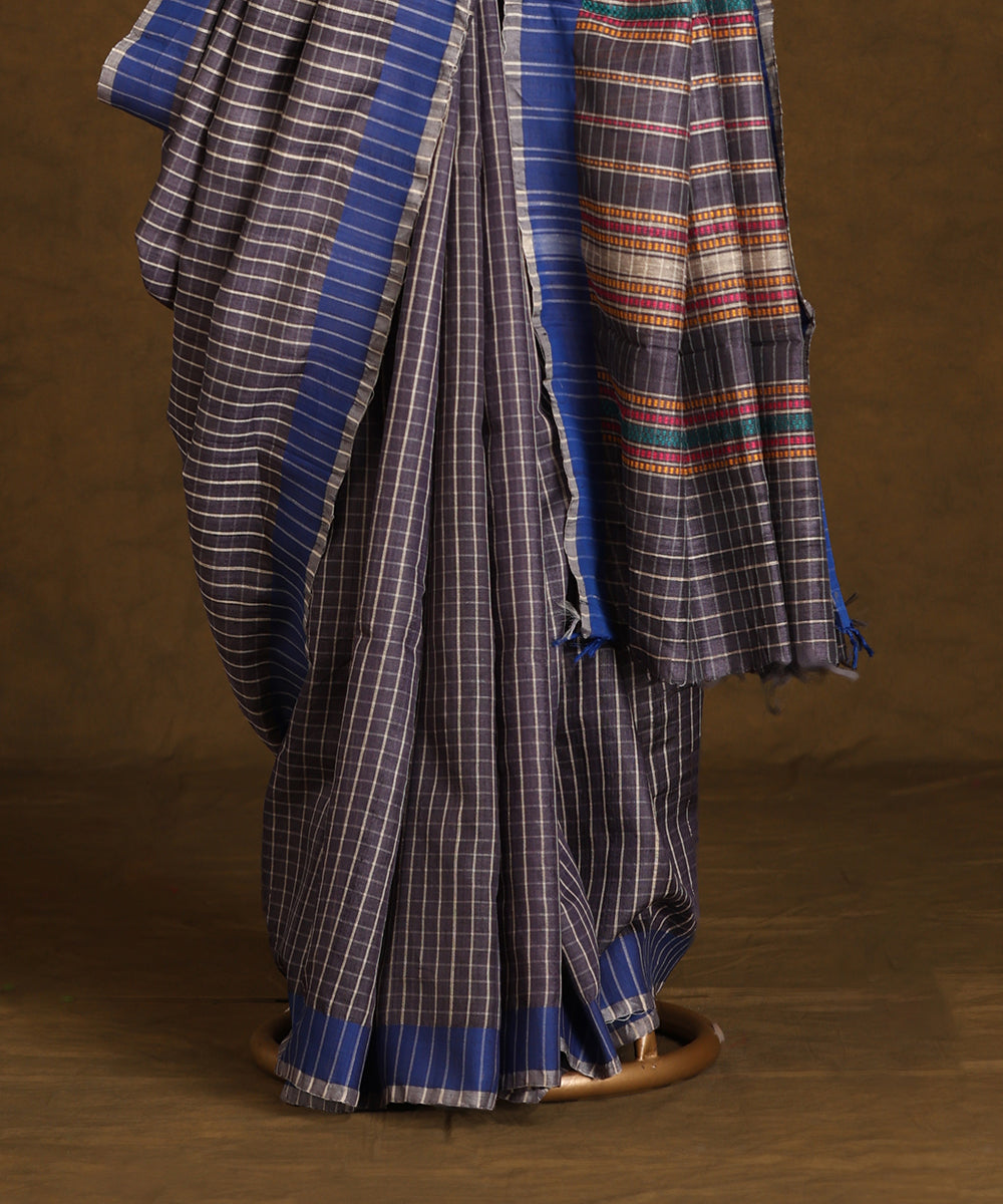 Grey_Handloom_Pure_Kosa_Silk_Checkered_Saree_With_Blue_Border_WeaverStory_03