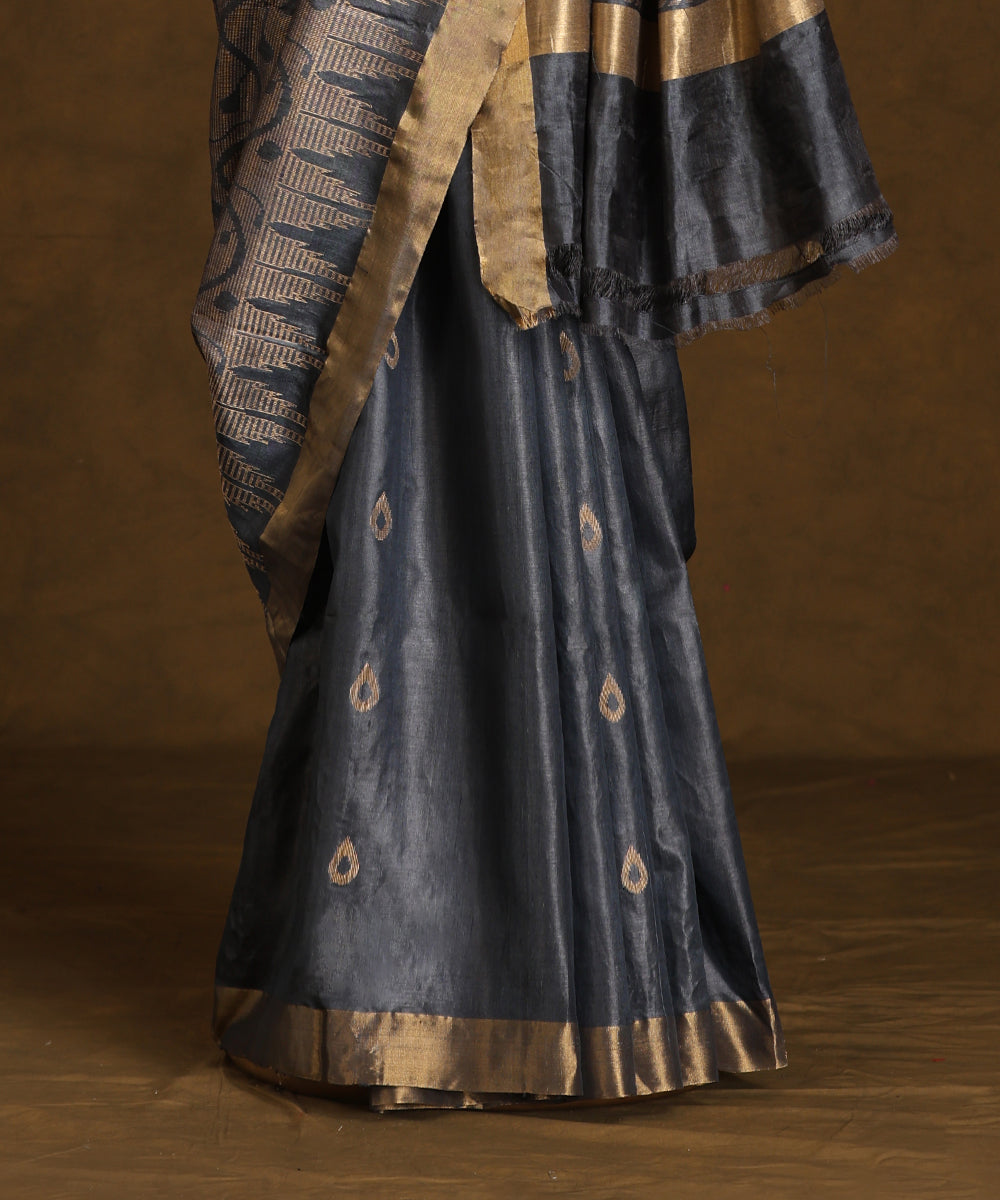 Handloom_Grey_Pure_Kosa_Silk_Saree_With_Booti_And_Golden_Border_WeaverStory_03