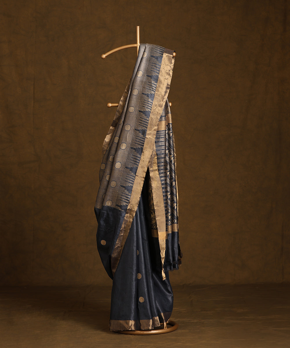 Navy_Blue_Handloom_Pure_Kosa_Silk_Saree_With_Booti_And_Golden_Border_WeaverStory_01