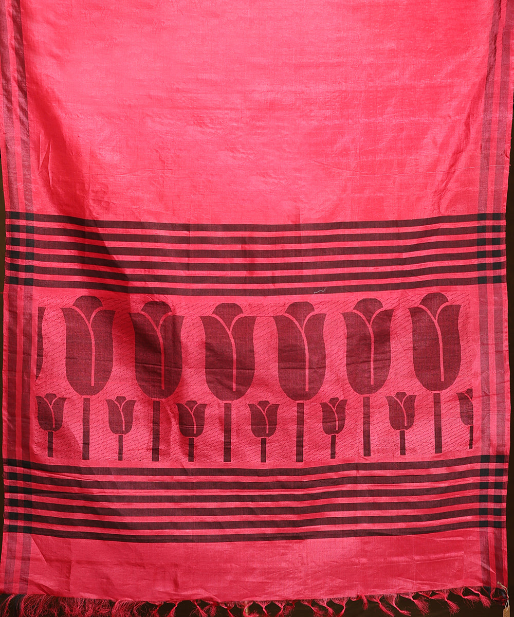 Handloom_Pink_Pure_Kosa_Silk_Saree_With_Lotus_Motifs_On_Pallu_WeaverStory_05