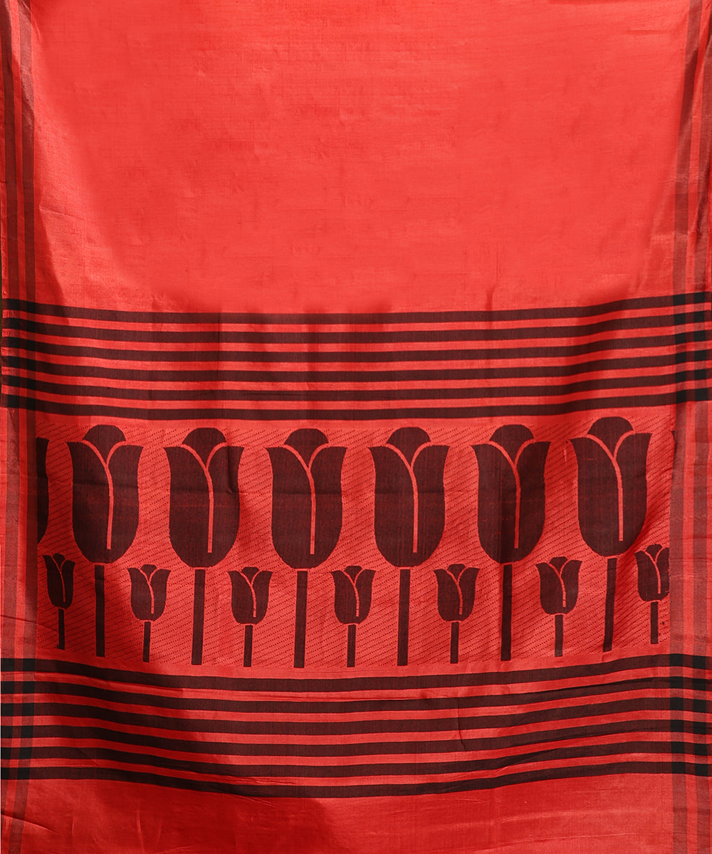 Deep_Orange_Handloom_Pure_Kosa_Silk_Saree_With_Lotus_Motifs_On_Pallu_WeaverStory_05