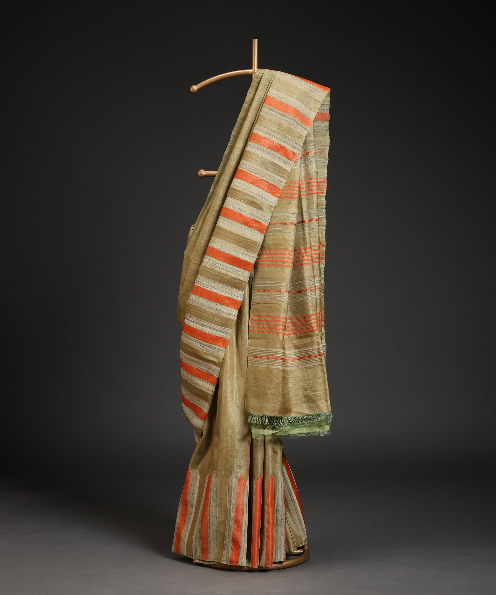 Olive_Green_Handloom_Double_Shade_Pure_Kosa_Silk_Saree_With_Stripes_And_Temple_Border_WeaverStory_01