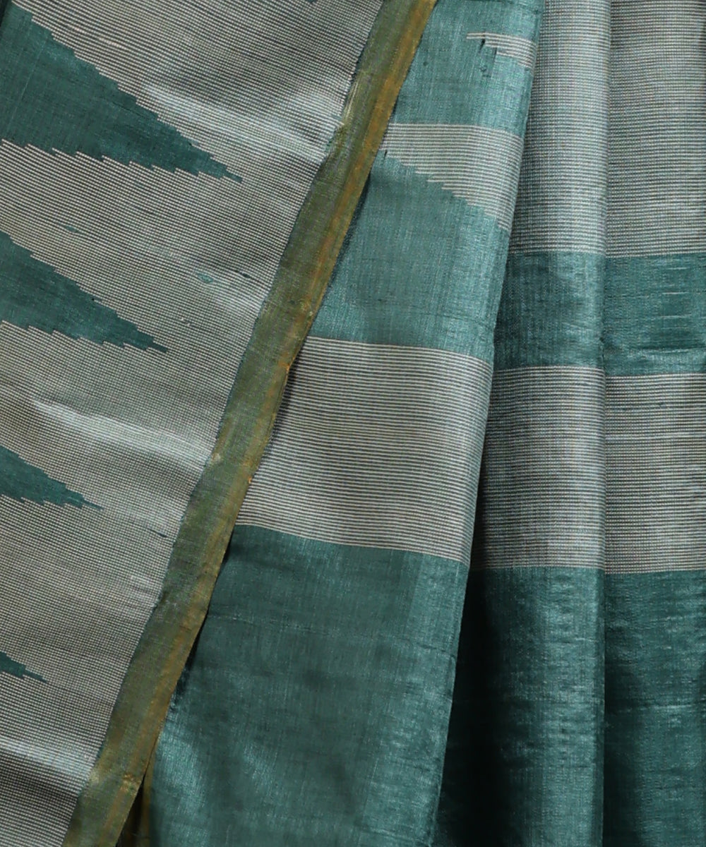 Handloom_Green_Kosa_Silk_Saree_With_Temple_Design_In_Offwhite_WeaverStory_04