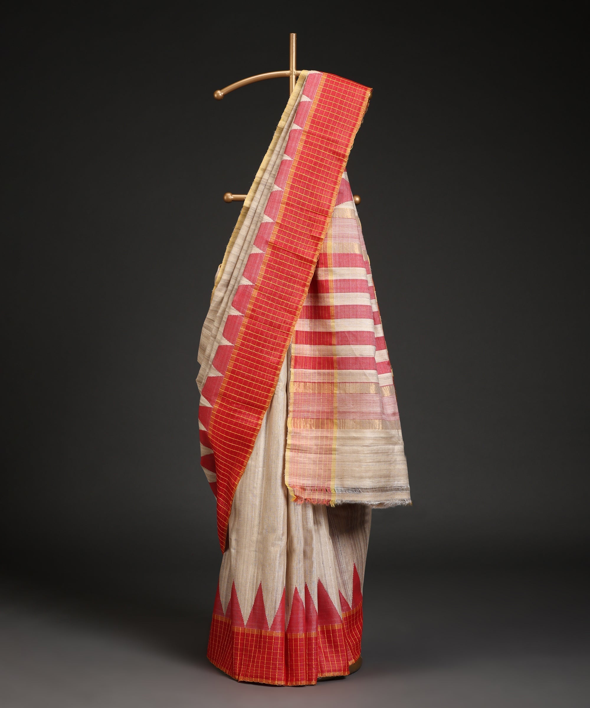 Beige_Handloom_Pure_Ghhecha_Silk_Saree_With_Temple_And_Check_Border_In_Red_And_Yellow_WeaverStory_01