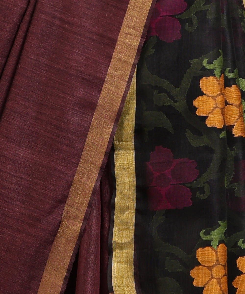 Handloom_Wine_Plain_Ghhecha_Silk_Saree_With_Big_Motif_In_Pallu_WeaverStory_04