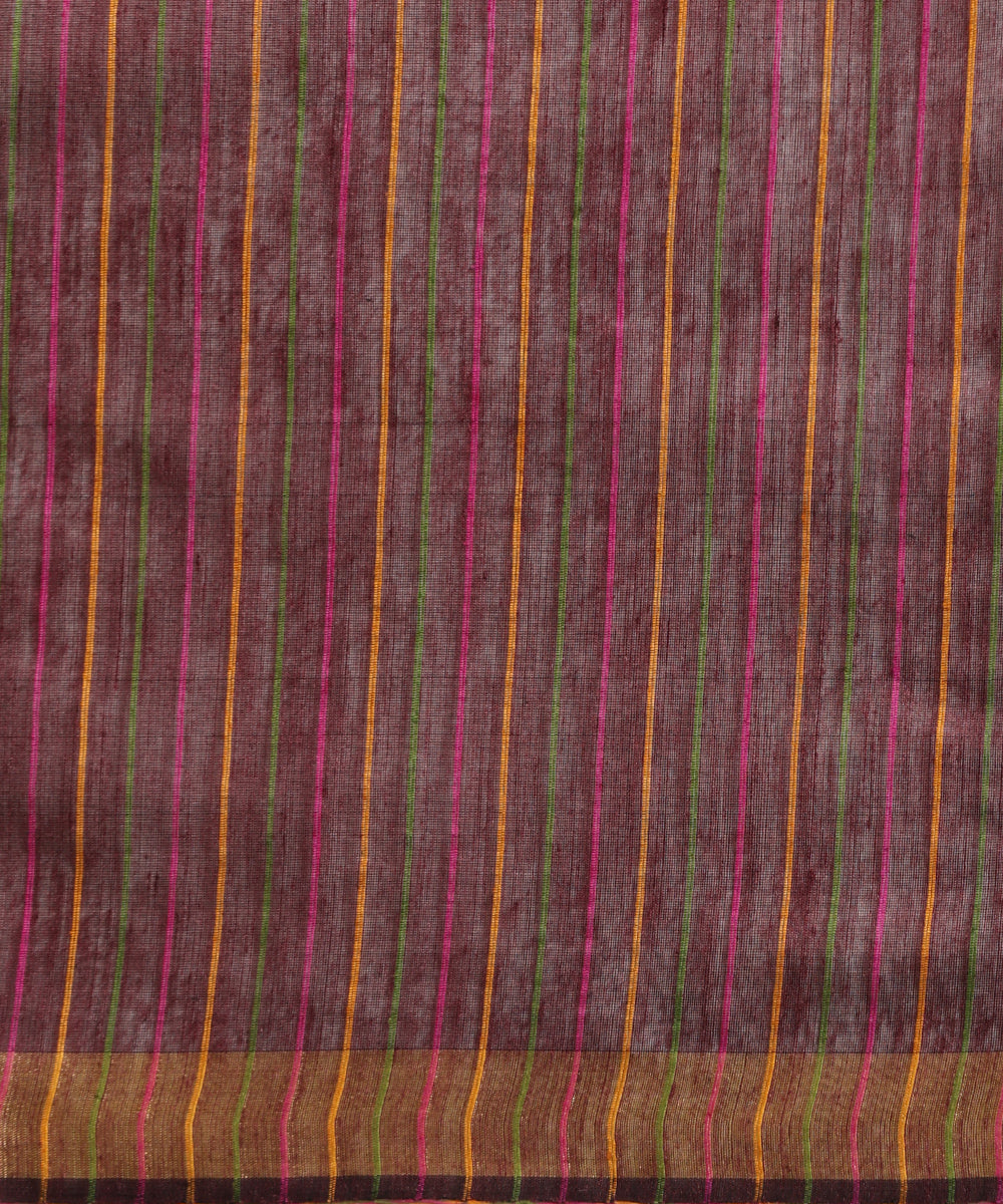 Handloom_Wine_Plain_Ghhecha_Silk_Saree_With_Big_Motif_In_Pallu_WeaverStory_05
