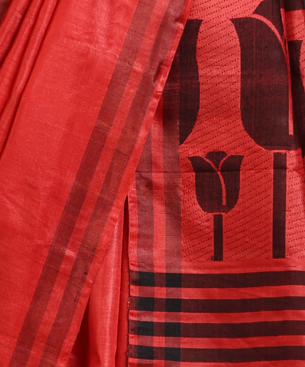 Red_Handloom_Plain_Pure_Kosa_Silk_Saree_With_Lotus_Motifs_WeaverStory_04