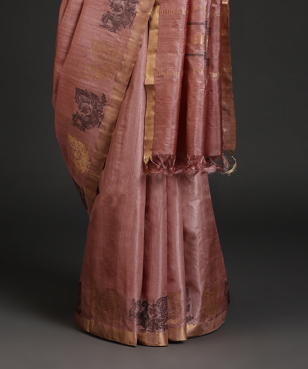 Handloom_Peach_Kosa_Silk_Saree_With_Peacock_Motif_In_Border_WeaverStory_03