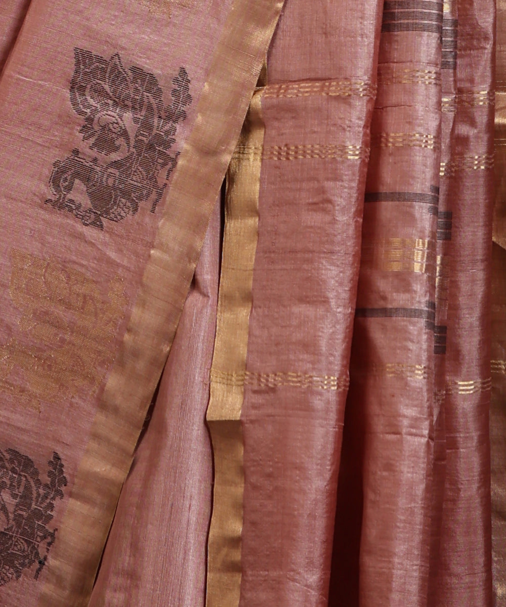 Handloom_Peach_Kosa_Silk_Saree_With_Peacock_Motif_In_Border_WeaverStory_04