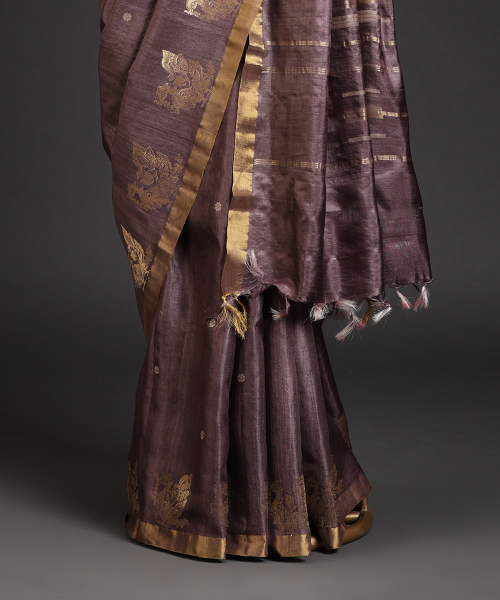 Grape_Handloom_Kosa_Silk_Saree_With_Peacock_Motif_In_Border_WeaverStory_03