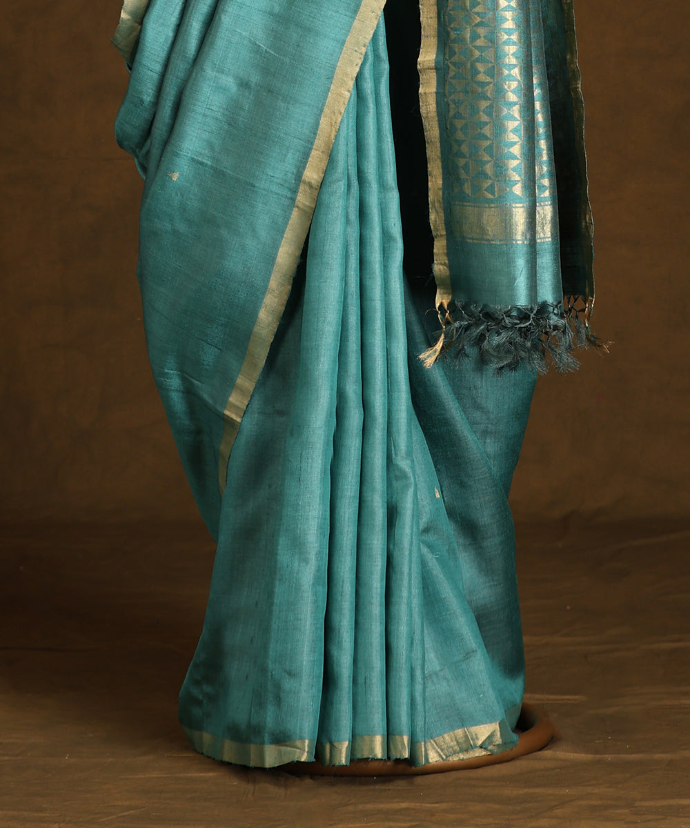Handloom_Blue_Pure_Kosa_Silk_Saree_With_Thin_Zari_Border_WeaverStory_03