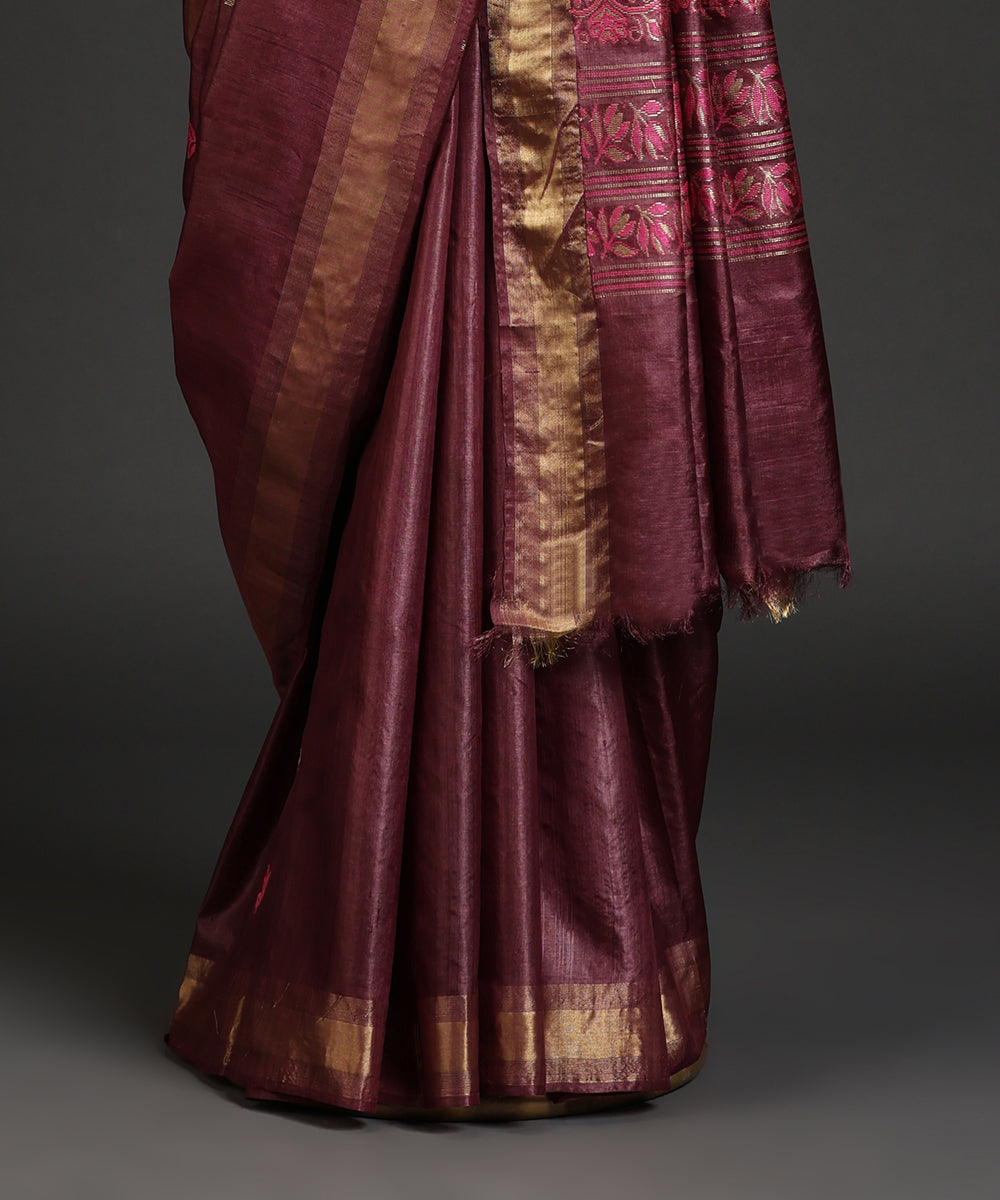 Handloom_Wine_Pure_Kosa_Silk_Saree_With_All_Over_Booti_And_Golden_Zari_Border_WeaverStory_03