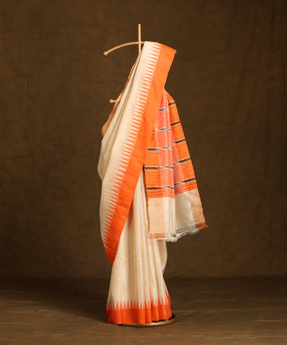 Off-White_Handloom_Pure_Kosa_Silk_Saree_With_Orange_Temple_Border_And_Pallu_WeaverStory_01