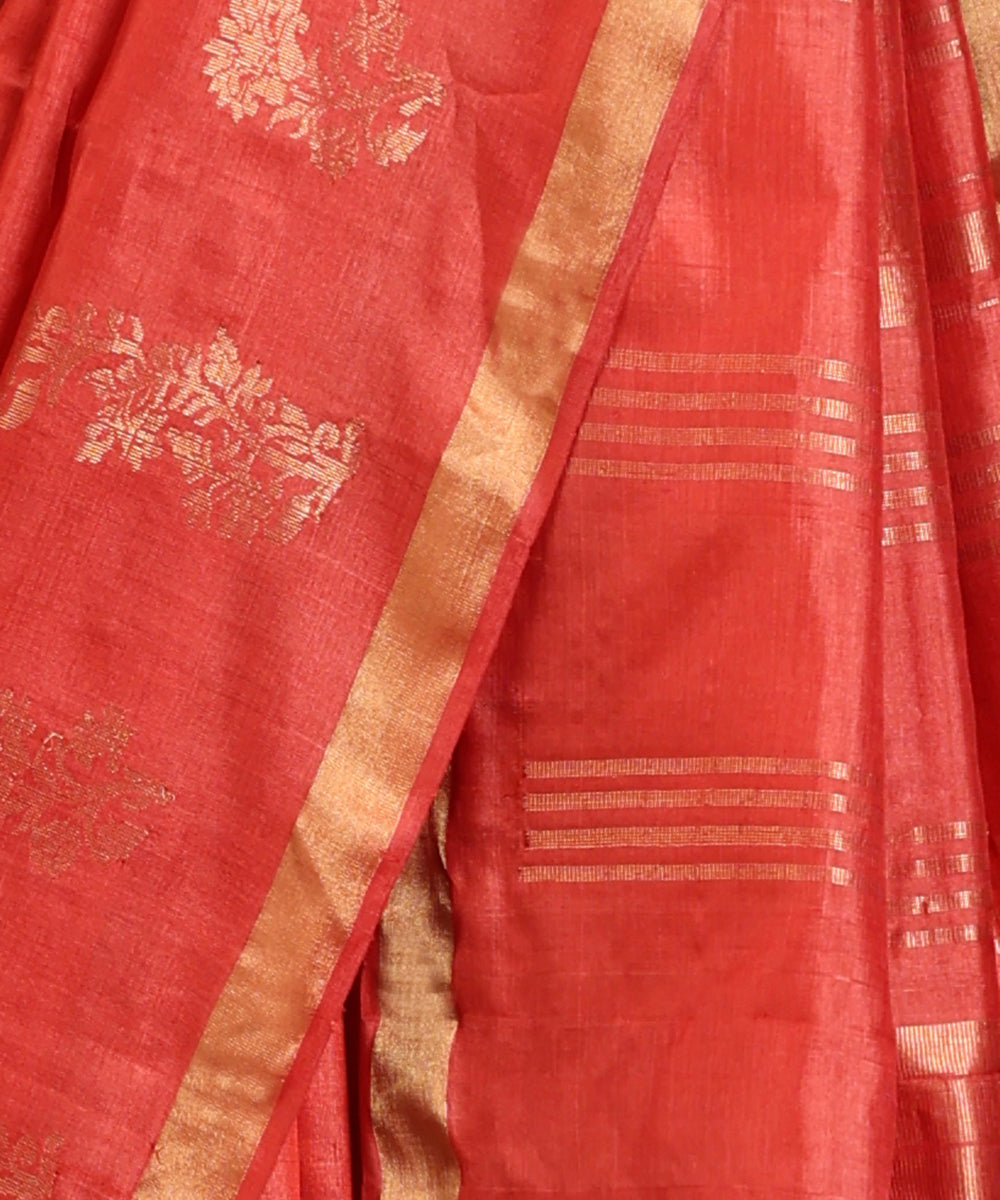 Handloom_Red_Pure_Kosa_Silk_Saree_With_Golden_Zari_Work_In_Border_WeaverStory_04