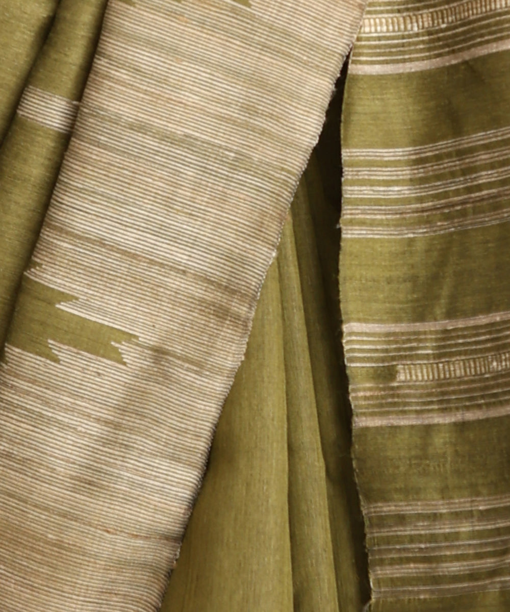 Olive_Handloom_Pure_Kosa_Silk_Saree_With_Beige_Temple_Border_And_Pallu_WeaverStory_04