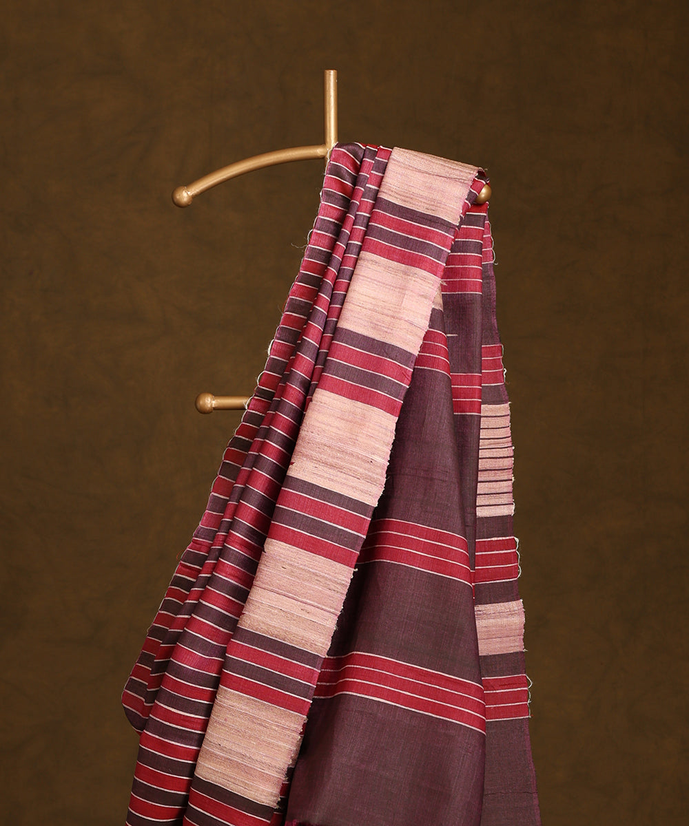 Red_And_Onion_Pink_Handloom_Pure_Kosa_Silk_Saree_With_Temple_Border_WeaverStory_02