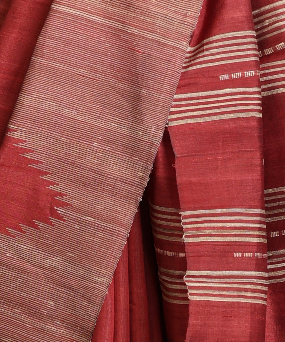 Red_Handloom_Pure_Kosa_Silk_Saree_With_Beige_Temple_Border_WeaverStory_04