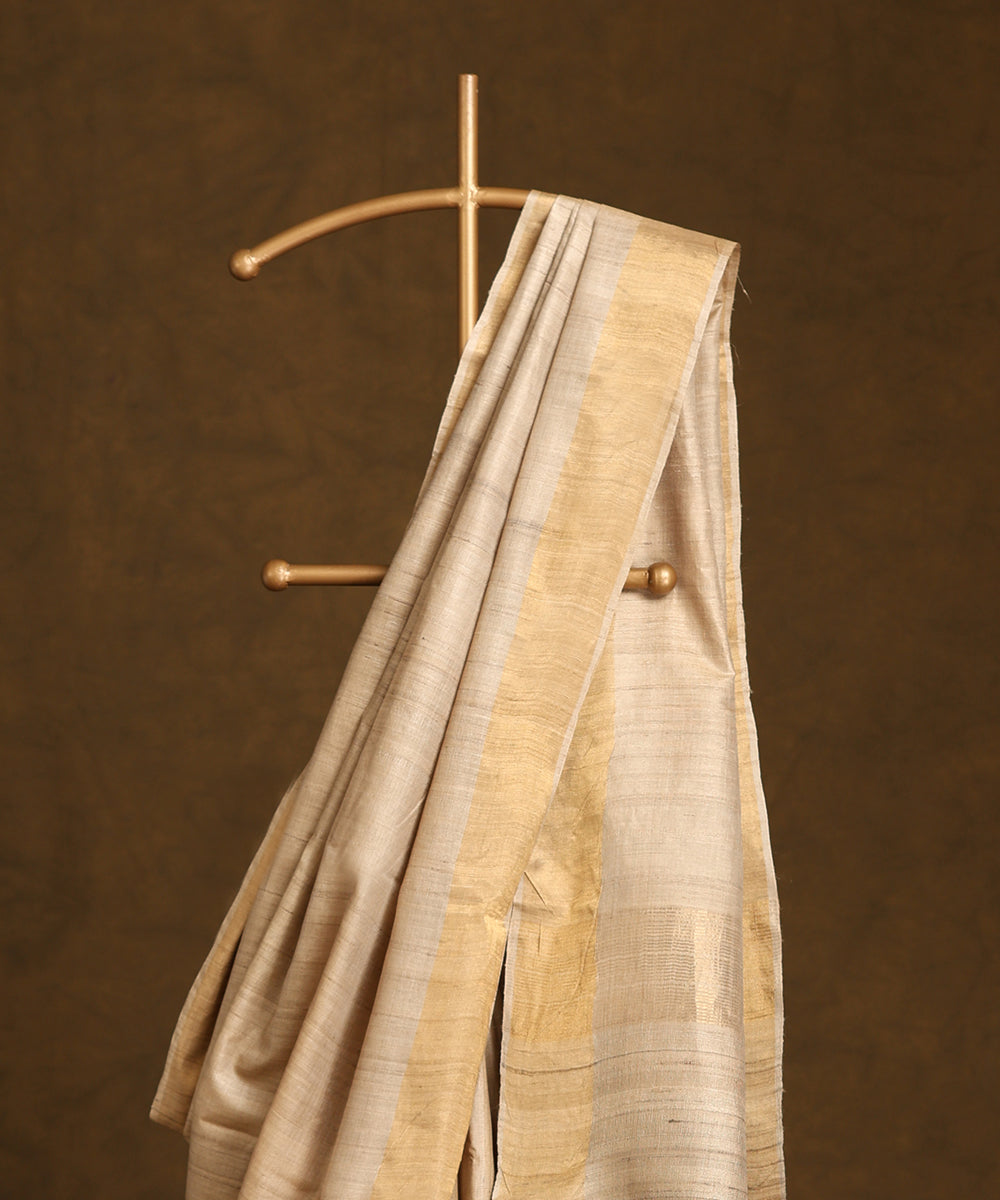 Beige_Handloom_Pure_Kosa_Silk_Saree_With_Golden_Border_WeaverStory_02