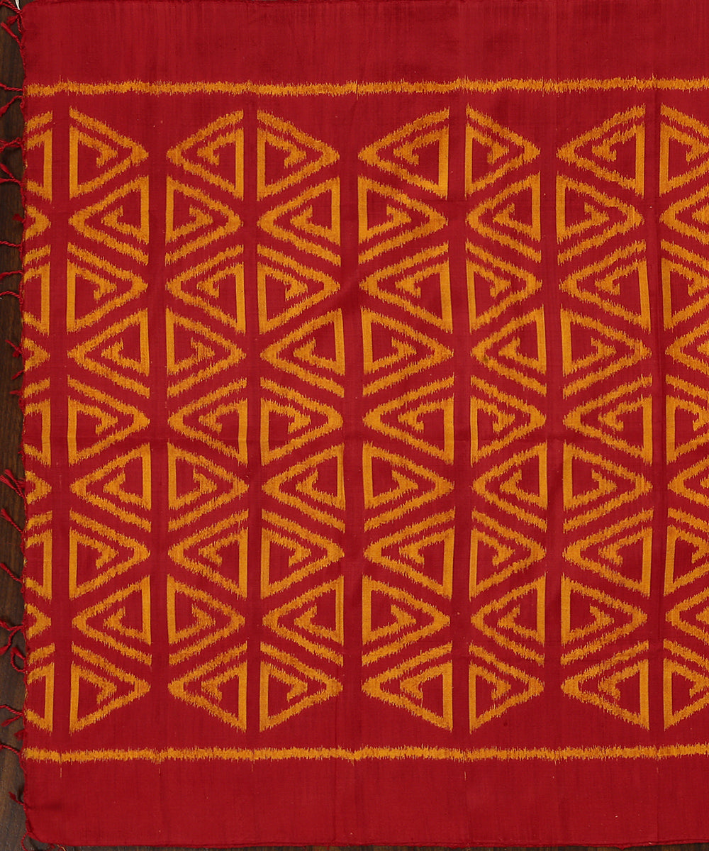 Handloom_Red_Pure_Mulberry_Silk_Single_Ikat_Stole_WeaverStory_02
