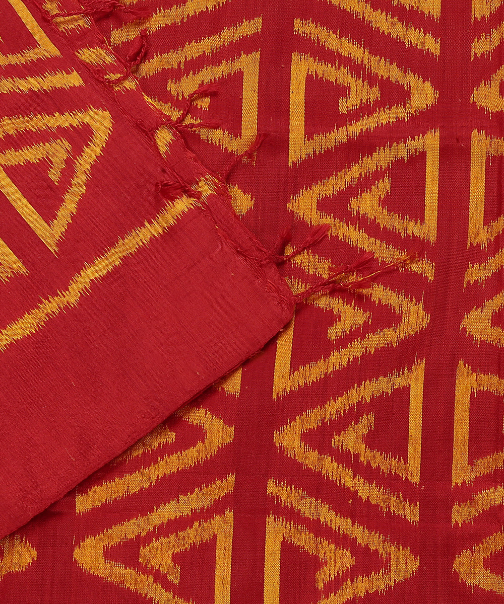 Handloom_Red_Pure_Mulberry_Silk_Single_Ikat_Stole_WeaverStory_04