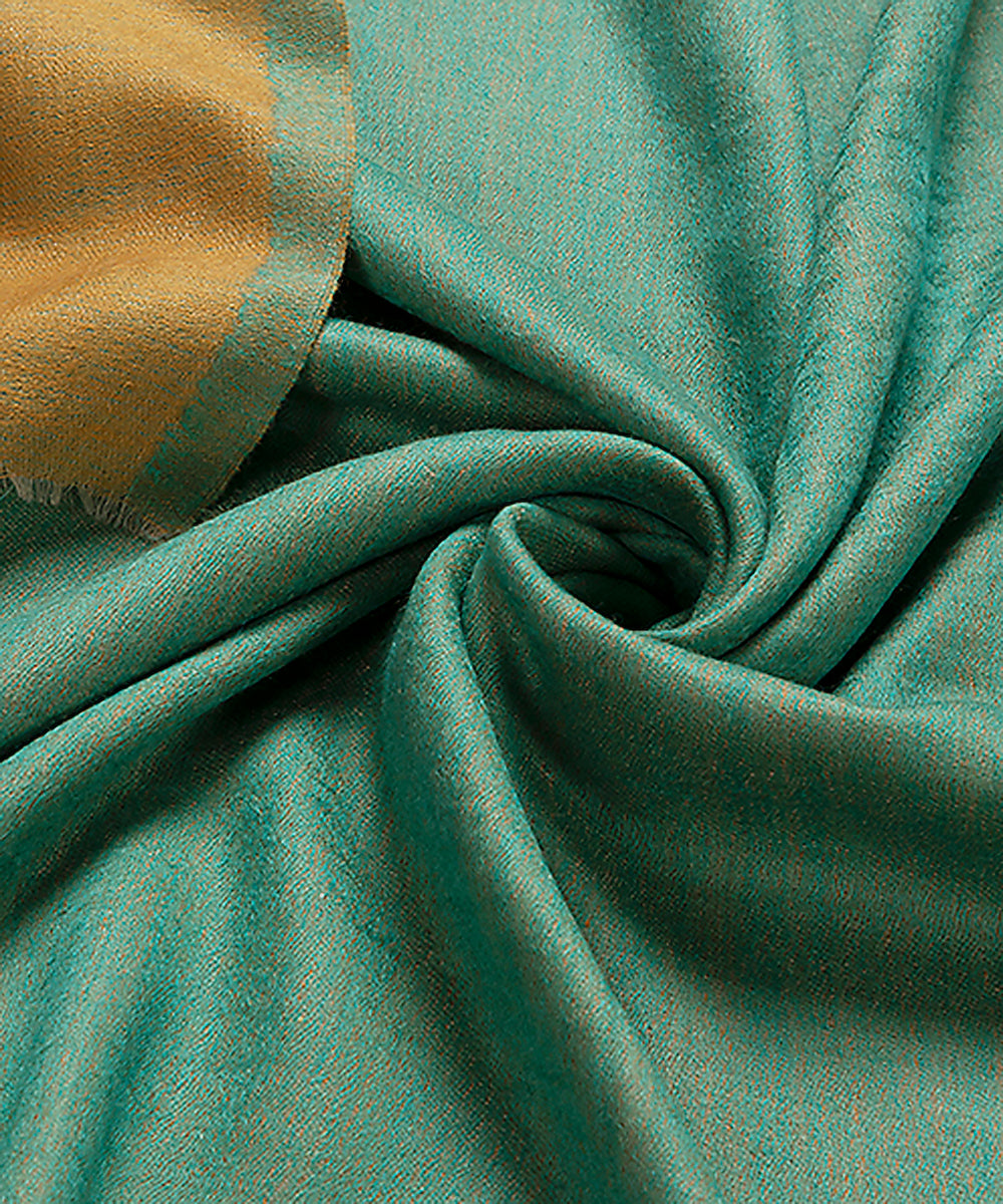 Teal_And_Heena_Green_Handwoven_Double_Shade_Pure_Pashmina_Ladies_Stole_WeaverStory_05