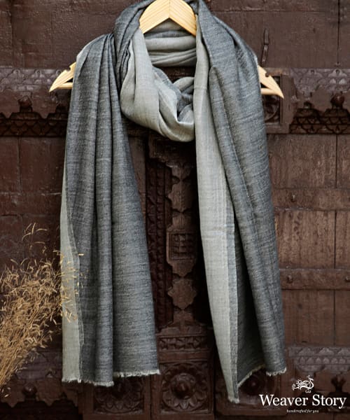 Handwoven_Grey_Double_Shade_Pure_Pashmina_Ladies_Stole_WeaverStory_01