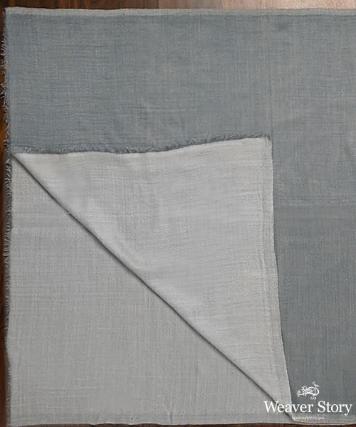 Handwoven_Grey_Double_Shade_Pure_Pashmina_Ladies_Stole_WeaverStory_02