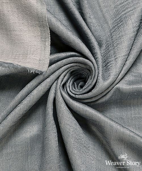 Handwoven_Grey_Double_Shade_Pure_Pashmina_Ladies_Stole_WeaverStory_05
