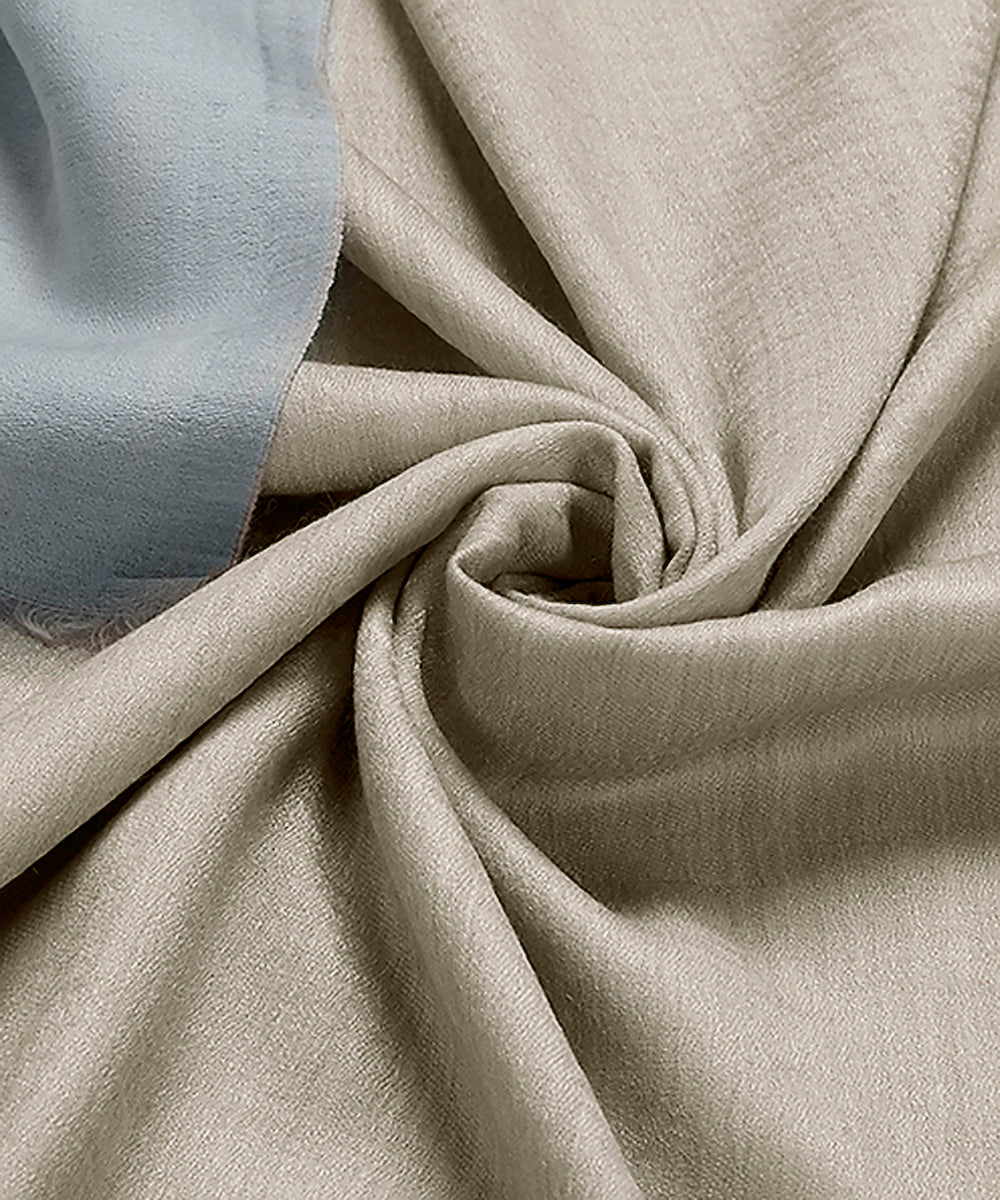 Cream_Handwoven_Double_Shade_Pure_Pashmina_Ladies_Stole_WeaverStory_05