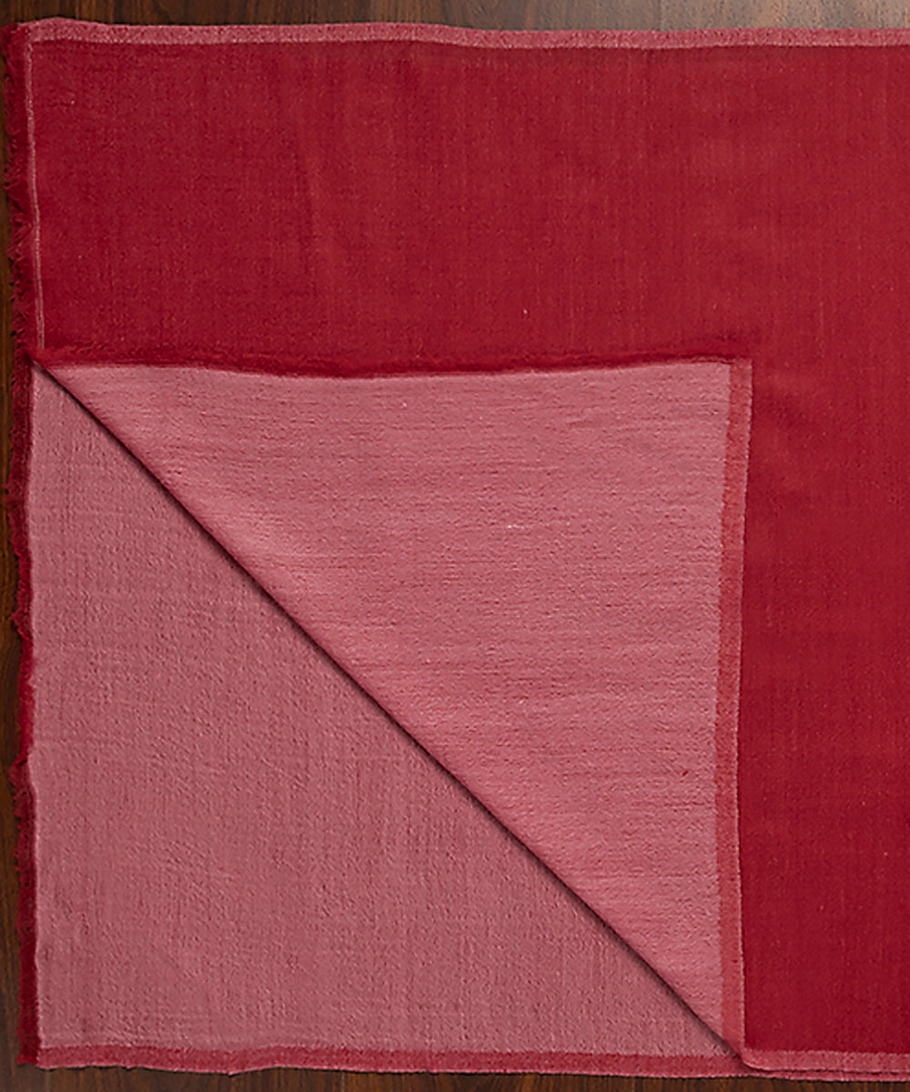 Maroon_And_Pink_Handwoven_Double_Shade_Pure_Pashmina_Ladies_Stole_WeaverStory_02