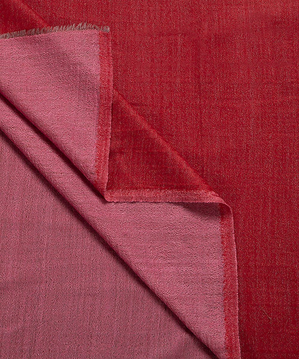 Maroon_And_Pink_Handwoven_Double_Shade_Pure_Pashmina_Ladies_Stole_WeaverStory_03