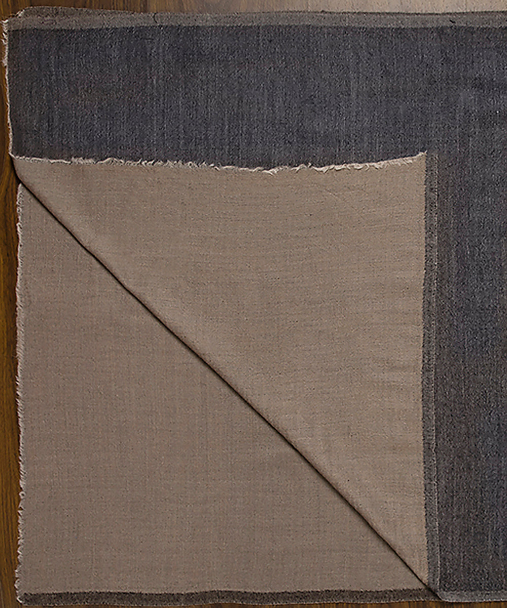 Grey_Handwoven_Double_Shade_Pure_Pashmina_Ladies_Stole_WeaverStory_02