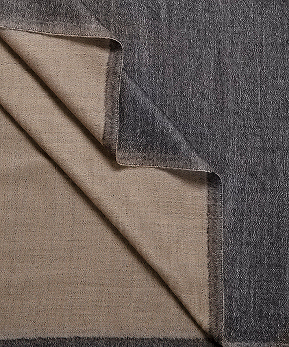 Grey_Handwoven_Double_Shade_Pure_Pashmina_Ladies_Stole_WeaverStory_03