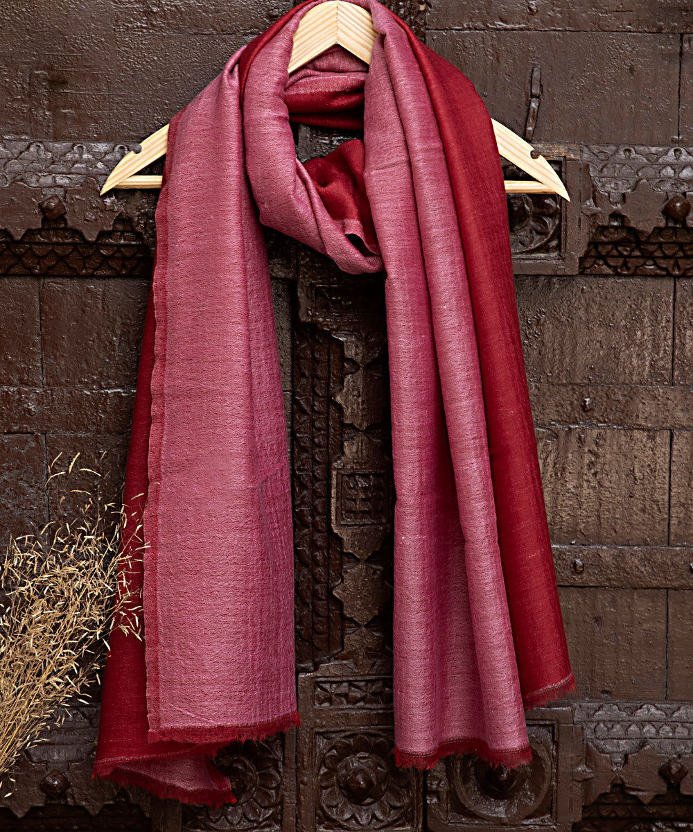 Handwoven_Red_And_Pink_Double_Shade_Pure_Pashmina_Ladies_Stole_WeaverStory_01