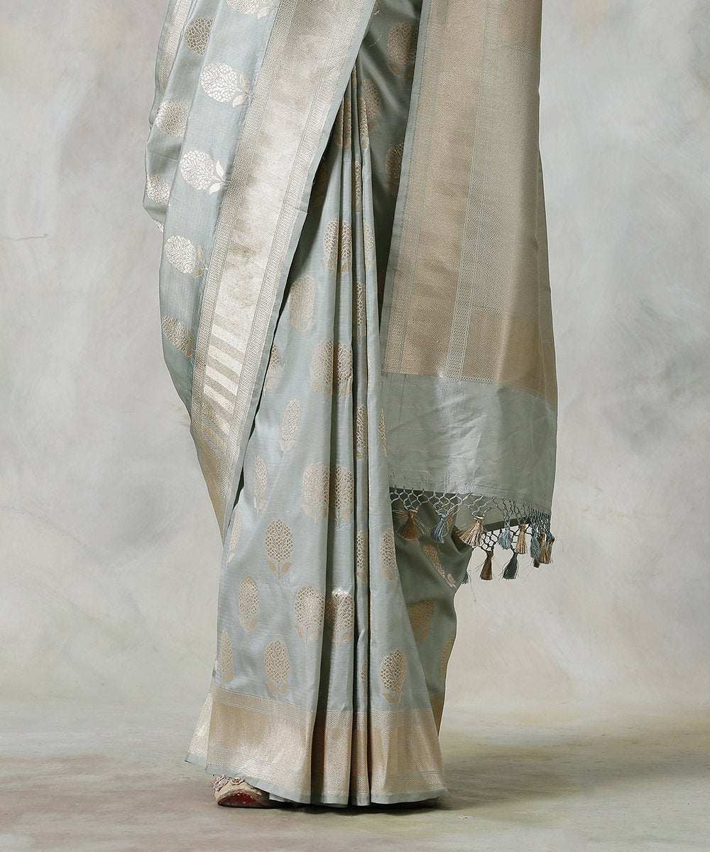 Tea_Green_Handloom_Banarasi_Saree_With_Floral_Motifs_WeaverStory_04