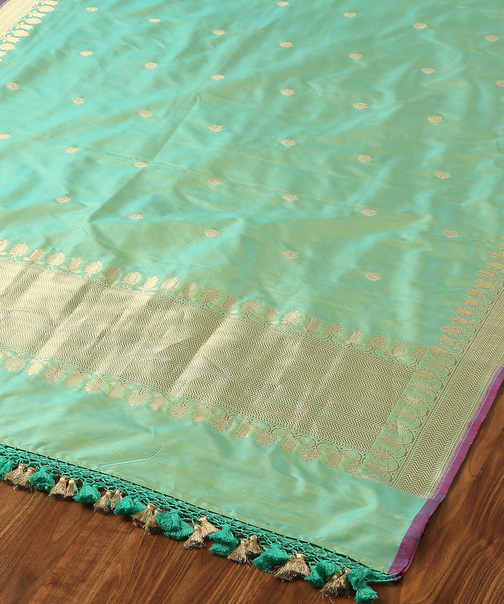 Sea_Green_Handloom_Kadhwa_Banarasi_Dupatta_with_Booti_Design_WeaverStory_03