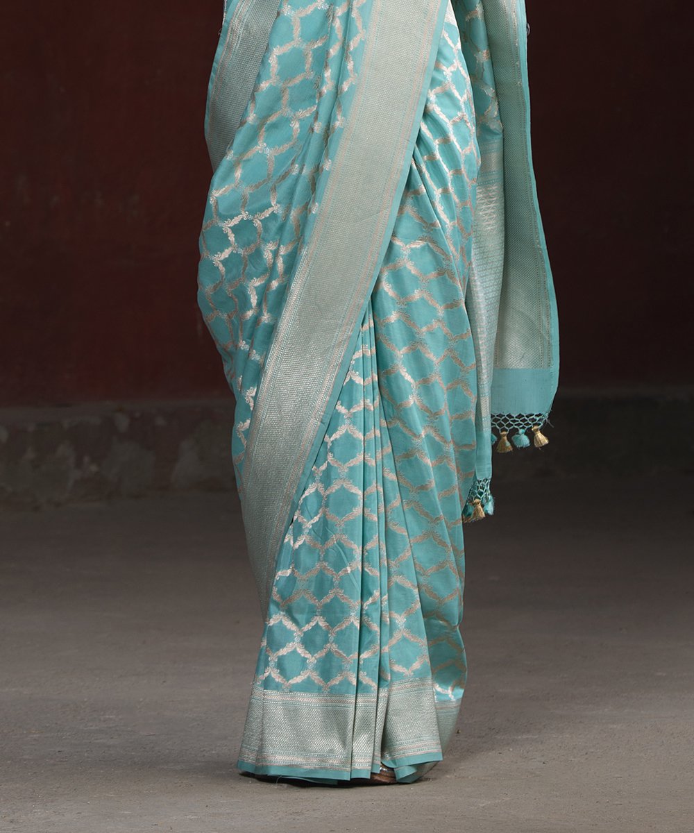 Sea_Green_Handloom_Katan_Silk_Cutwork_Banarasi_Saree_with_Jaal_WeaverStory_04