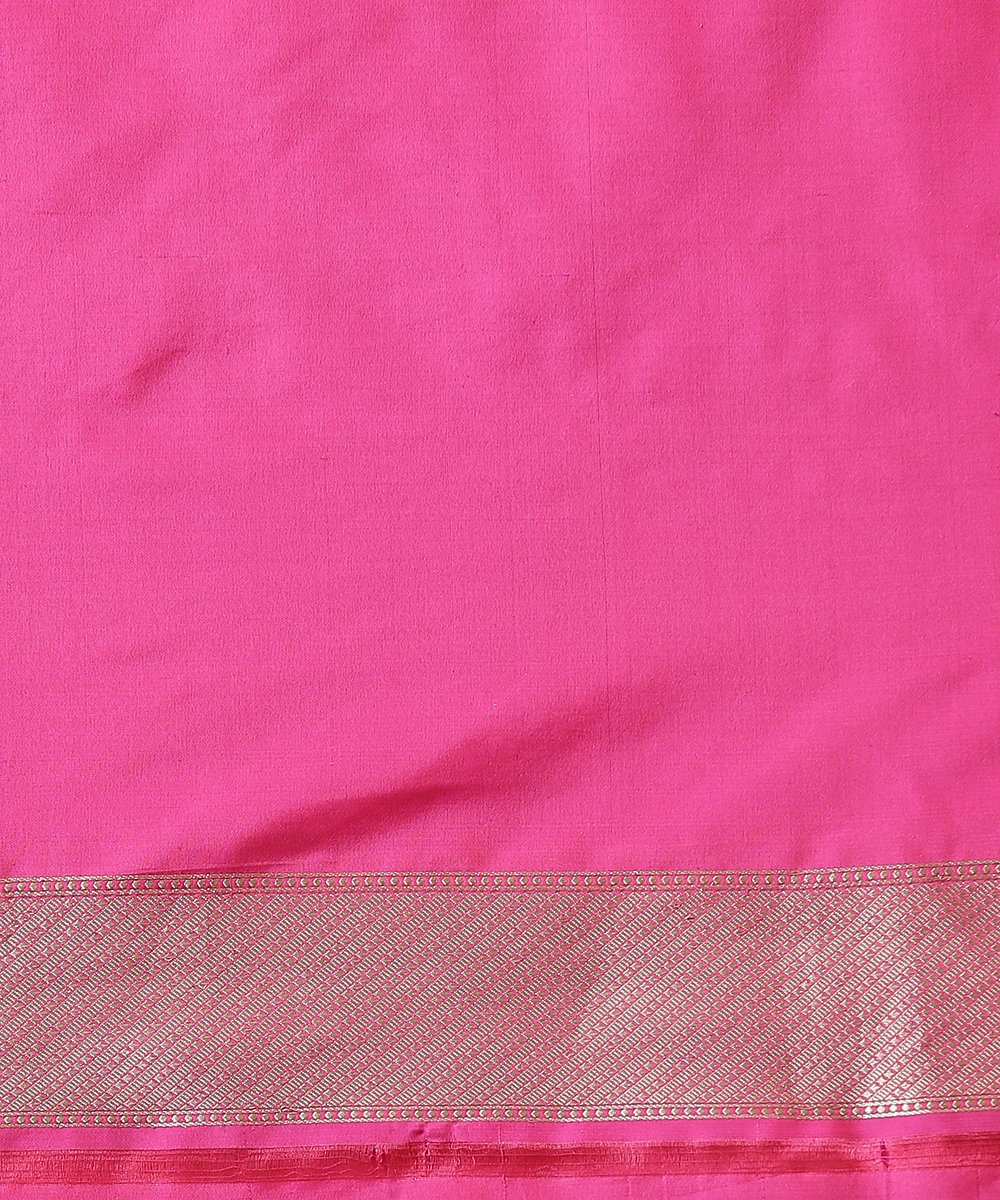 Shocking_Pink_Handloom_Banarasi_Saree_With_All_Over_Zari_Booti_Design_WeaverStory_05