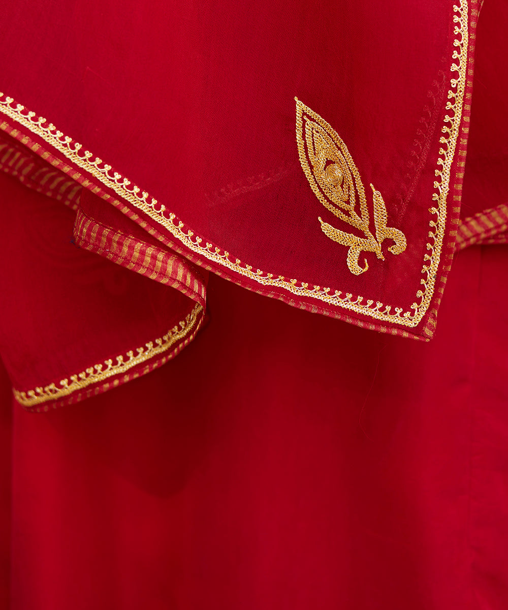 Red_Pure_Silk_Tilla_Hand_Embroidered_Suit_With_Pants_And_Dupatta_WeaverStory_07