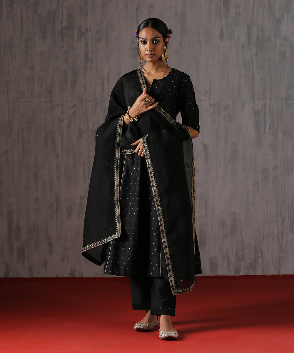 Black_Handloom_Organza_Dupatta_with_Aari_Embroidery_Border_WeaverStory_02