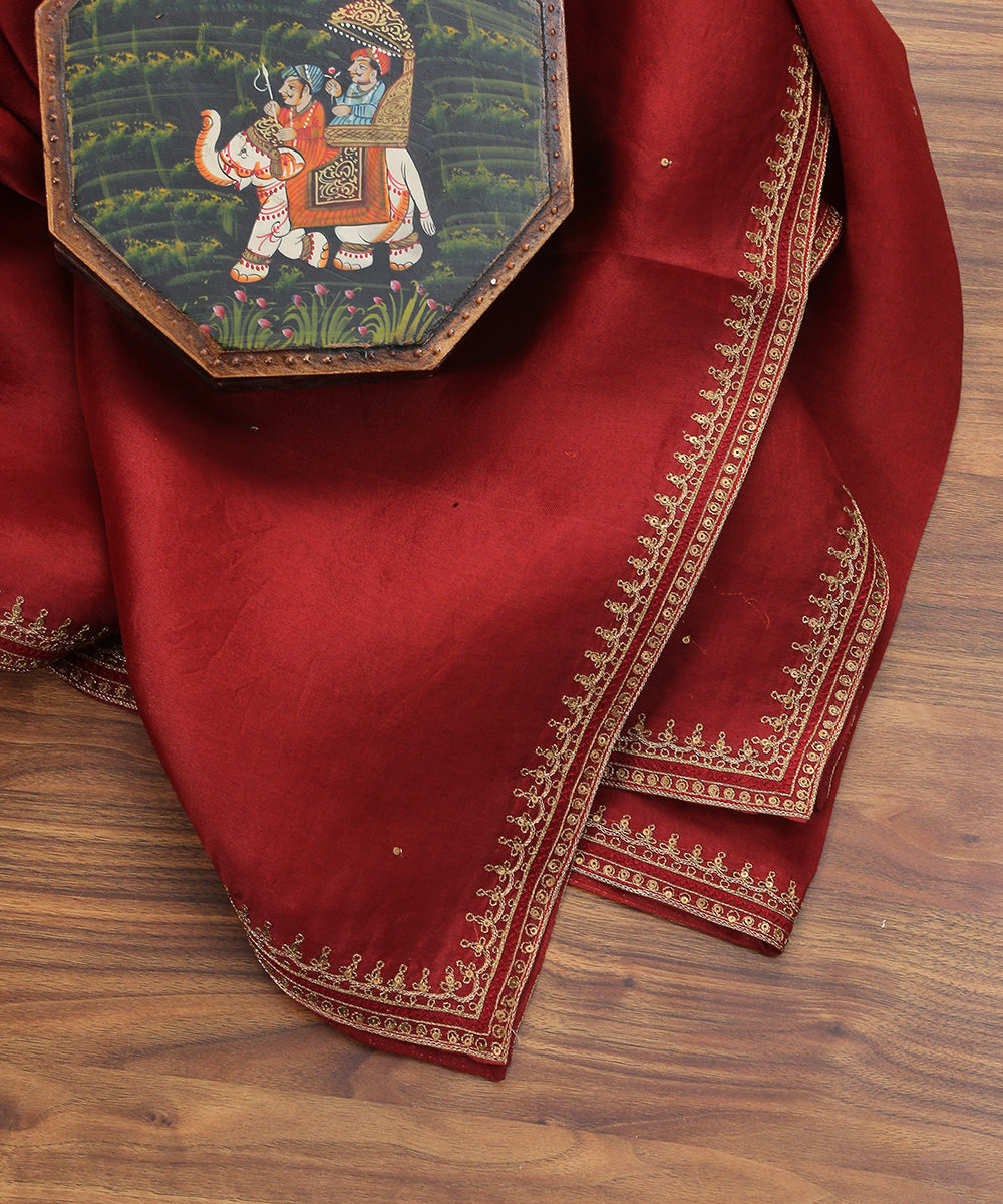 Handloom_Maroon_Organza_Dupatta_with_Zardozi_Aari_Border_WeaverStory_01