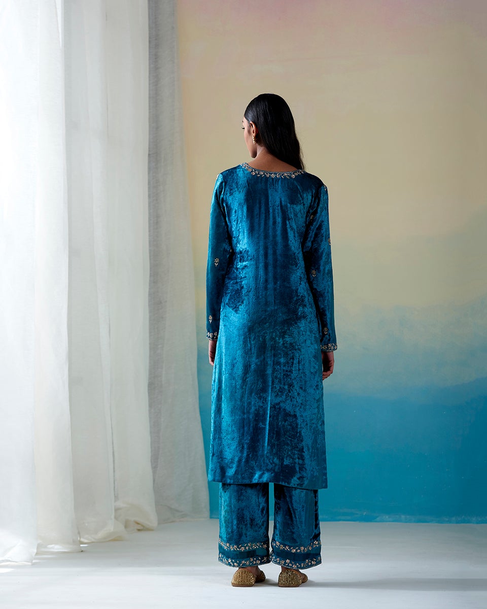 Teal_Pure_Velvet_Hand_Embroidered_Zardozi_Kurta_Set_with_Farshi_Pants_and_Organza_Dupatta_WeaverStory_05