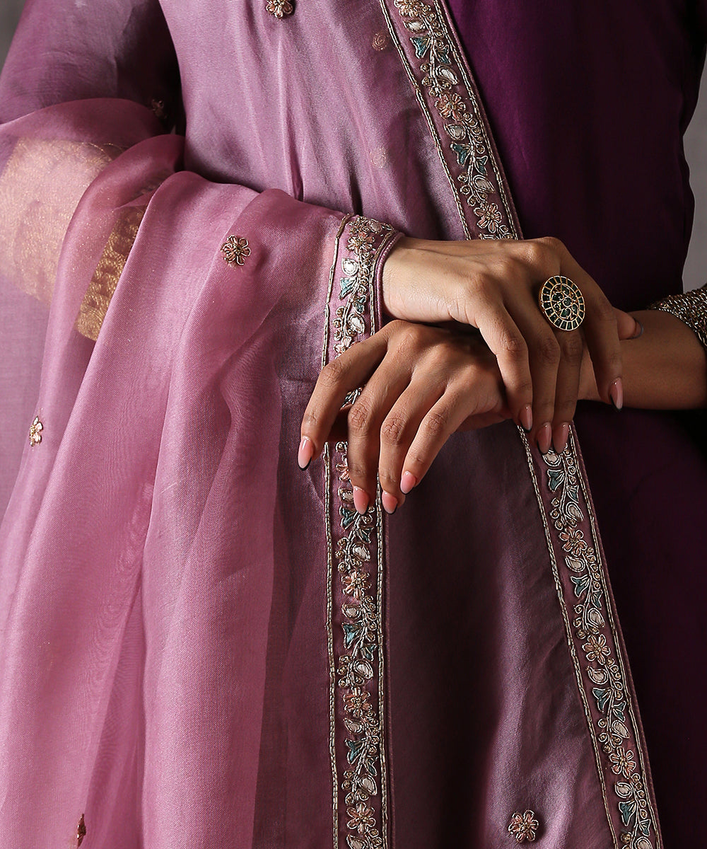 Light_Plum_Hand_Embroidered_Organza_Dupatta_With_Hand_Embroidery_WeaverStory_03