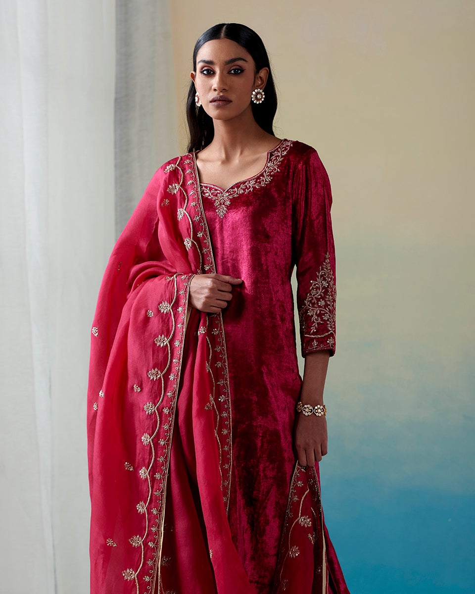 Maroon_Pure_Velvet_Hand_Embroidered_Zardozi_Kurta_Set_with_Salwar_and_Organza_Dupatta_WeaverStory_01