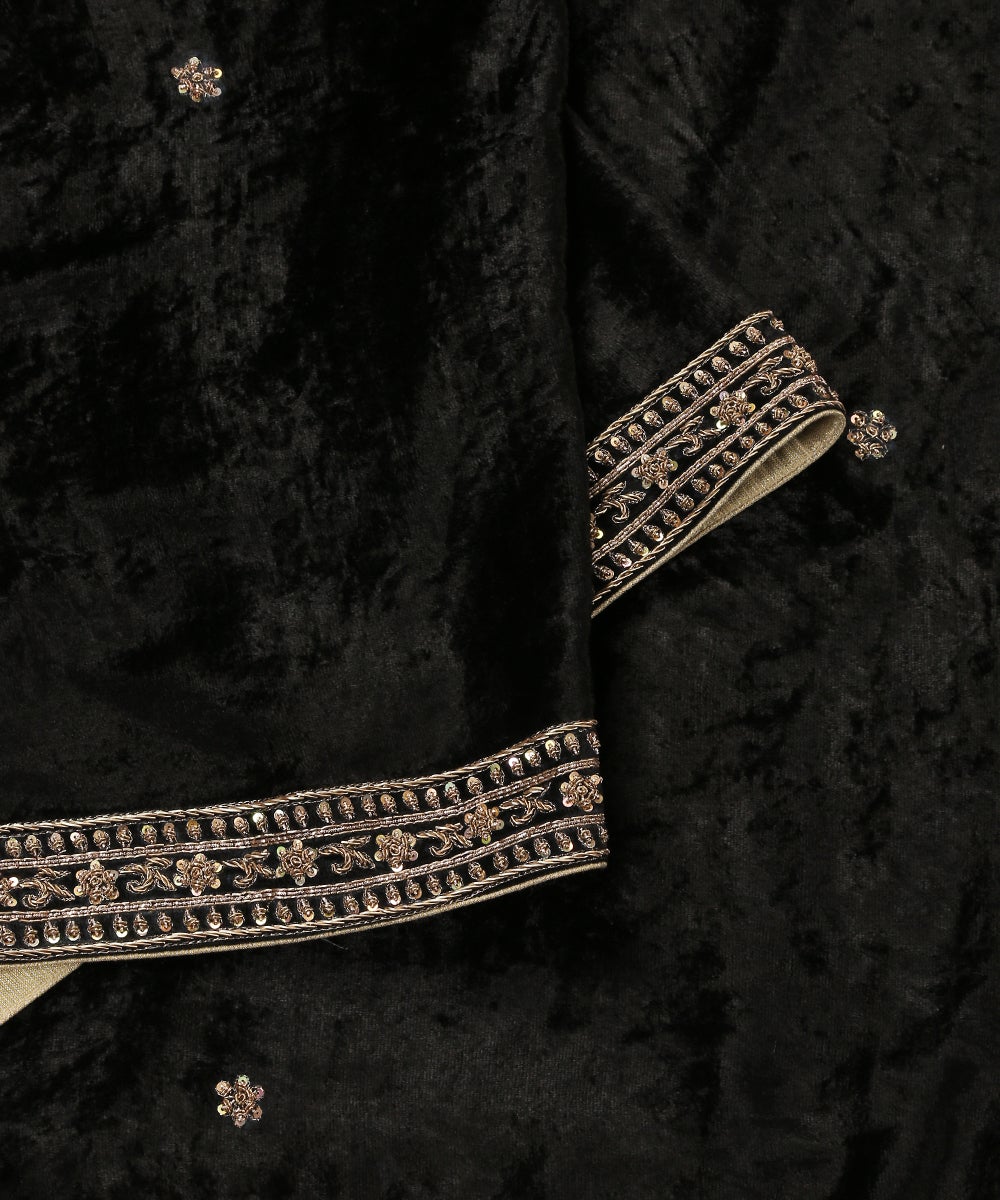 Black_Velvet_Dupatta_with_Zardozi_Hand_Embroidered_border_WeaverStory_04