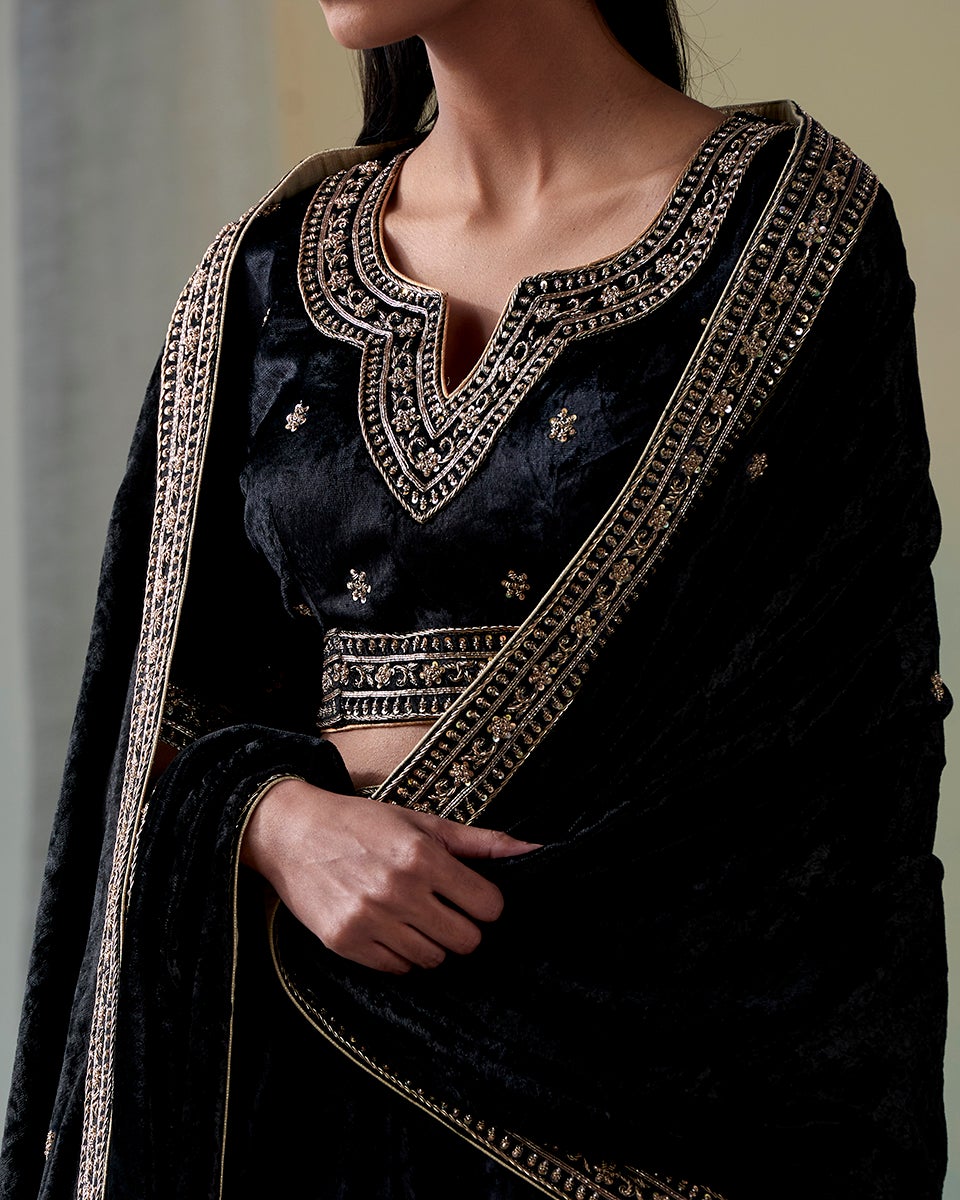Black_Velvet_Hand_Embroidered_Zardozi_Kalidaar_Lehenga_with_Velvet_Blouse_and_Doshala_WeaverStory_05