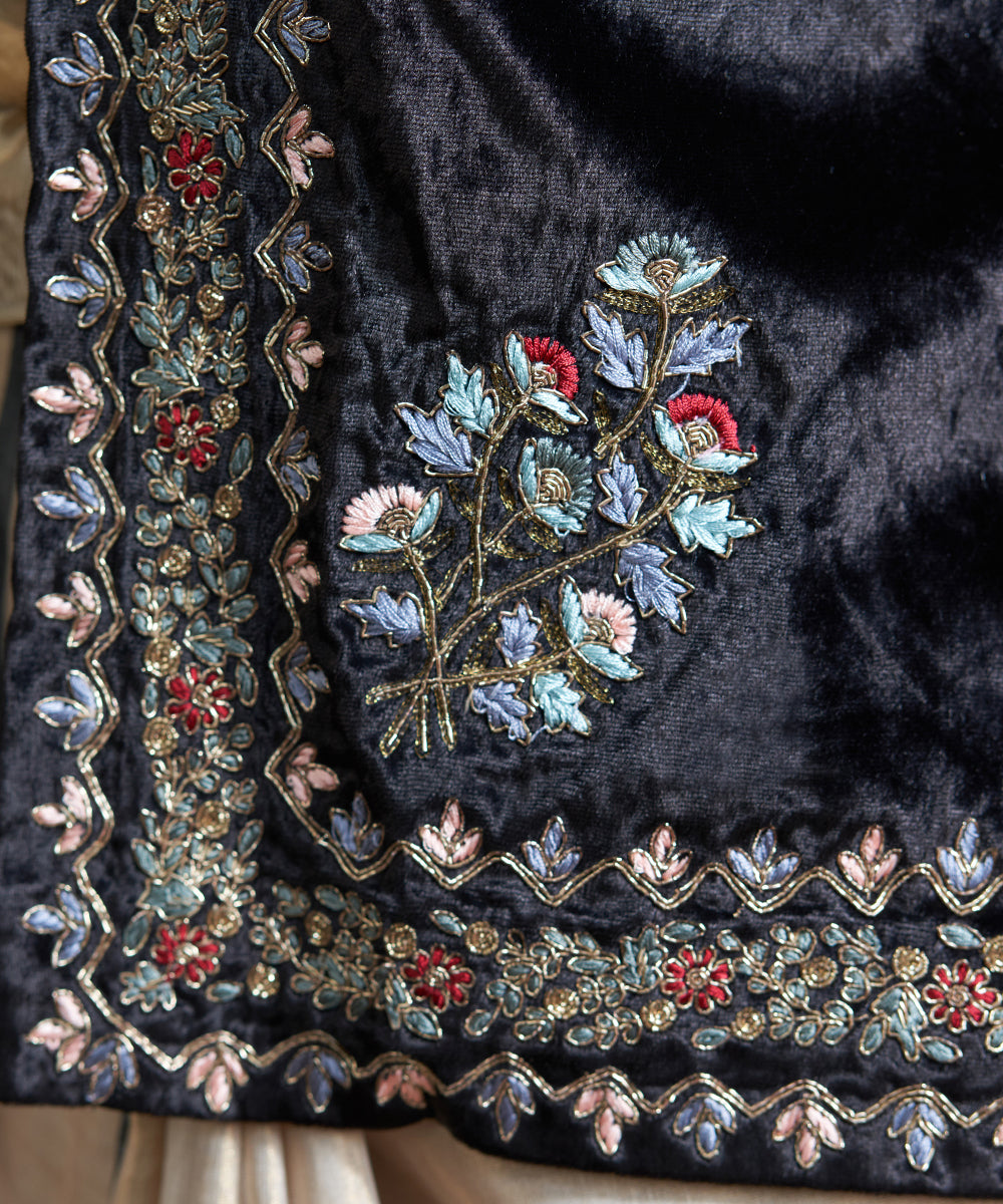Black_Velvet_Half_Stitched_Jacket_With_Hand_Embroidered_Zardozi_Work_WeaverStory_06